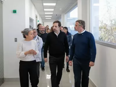 Ach&aacute;val y Kreplak recorrieron el Hospital Materno Neonatal y analizaron la situaci&oacute;n del sistema de salud