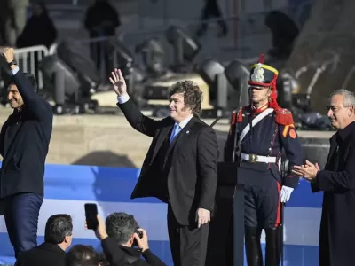 Acto del D&iacute;a de la Bandera: Milei homenaje&oacute; a Belgrano y se abraz&oacute; a Adorni