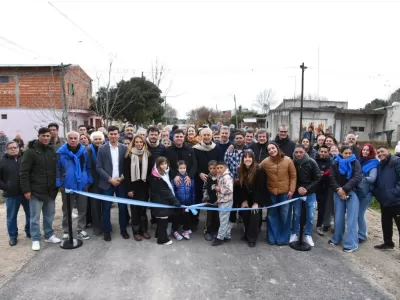Alak inauguró nueva pavimentación y obras hidráulicas en Melchor Romero
