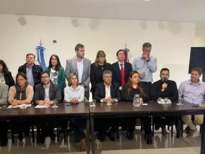 Oposici&oacute;n y organizaciones feministas impulsan jury contra fiscales por el caso Agostina Vega