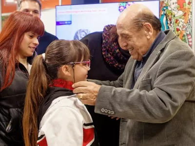 Entregaron 100 anteojos gratuitos a vecinos sin obra social