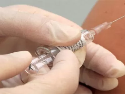 Inician la campa&ntilde;a de vacunaci&oacute;n antigripal con prioridad para mayores de 65 y personal de salud