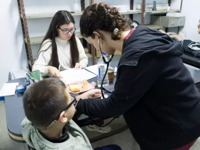 La Rep&uacute;blica de los Ni&ntilde;os y los barrios platenses reciben una nueva agenda sanitaria