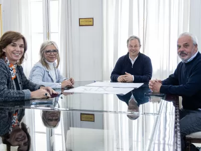 Cascallares repasó junto al equipo los avances en los pasos bajo nivel y la Estación Universidad