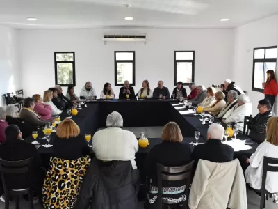 Cagliardi y Slezack realizaron un encuentro con los Centros de Jubilados de la ciudad