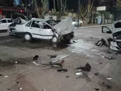 Triple choque; Un conductor se fug&oacute; y un menor de edad y dos adultos fueron hospitalizados