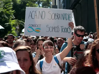 Súper miércoles de protestas en Plaza de Mayo y el Congreso contra los recortes del Gobierno