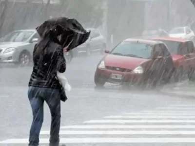 Alerta naranja por tormentas en la provincia de Buenos Aires: suspenden clases en varios municipios