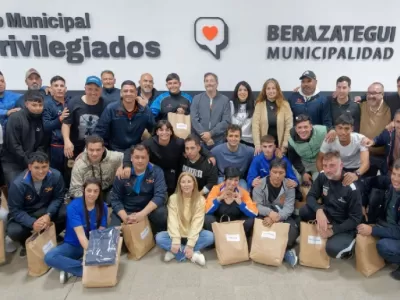 Más inversión en deporte: 58 clubes de Berazategui recibieron elementos deportivos