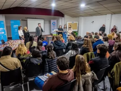 Fiorini acompa&ntilde;&oacute; el cierre del primer semestre del programa de Orientaci&oacute;n Vocacional con una jornada junto a estudiantes y familias