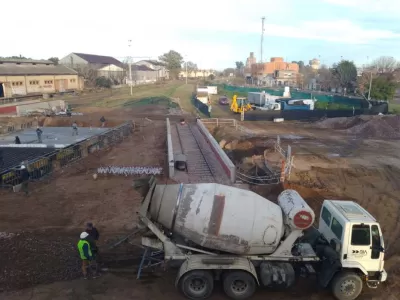 Avanza la construcci&oacute;n del paso bajo nivel de Rivadavia en Jun&iacute;n y ya alcanza el 60% de ejecuci&oacute;n