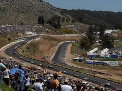 Kicillof llega a Balcarce para la reinauguraci&oacute;n del aut&oacute;dromo Juan Manuel Fangio