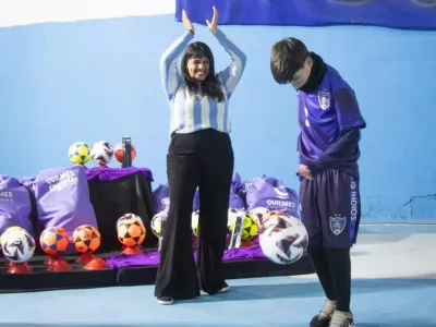 El Municipio entreg&oacute; kits deportivos a 37 clubes de barrio