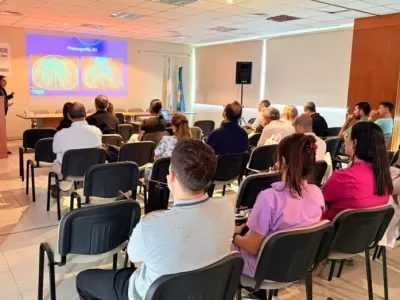 Presentan nueva tecnología mamográfica en una disertación sobre microcalcificaciones