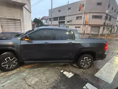 Seis detenidos tras el robo de una camioneta y una persecuci&oacute;n que termin&oacute; con un choque