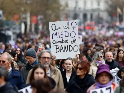 Paro y movilizaci&oacute;n por el 8M: feministas marchan a Plaza de Mayo y gremios docentes adhieren a la jornada de protesta