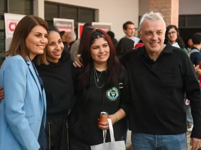 Julio Zamora recorri&oacute; la Expo CUT Universidades 2026 junto a centenares de estudiantes