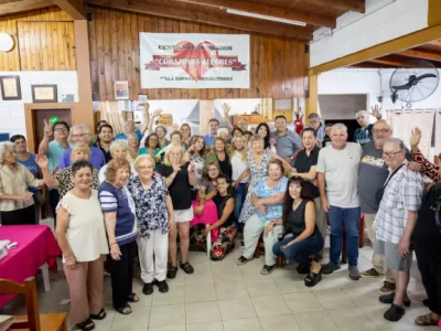 Carlos Balor visit&oacute; el Centro de Jubilados Corazones Alegres