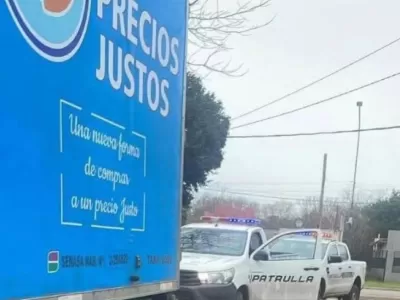 El municipio no permitió el ingreso del camión de pastas y lácteos a precios bajos