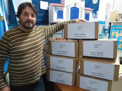 El Rotary Club Ezpeleta realiz&oacute; donaciones de ropa y calzado para instituciones educativas