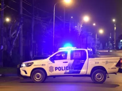 Barrio Mara: disparos, robo y choque en la huida
