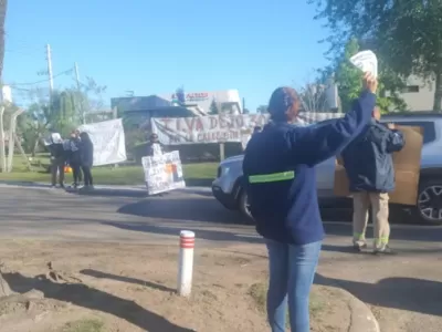 Trabajadores de ILVA realizaron una protesta frente al country donde vive el presidente de la empresa
