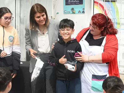 El Municipio entreg&oacute; 83 pares de anteojos a alumnos de escuelas primarias