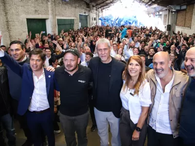Kicillof y Ferraresi encabezaron la apertura de la XXI Convención Pro Textil y visitaron la Cooperativa Cristal