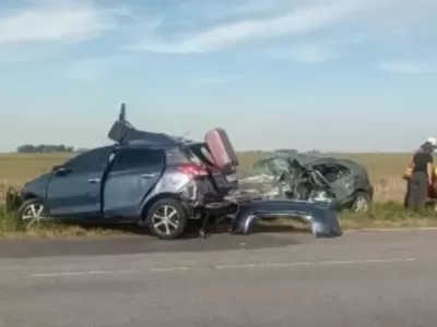 Una mujer fallecida y seis heridos tras un choque frontal en la Ruta 30